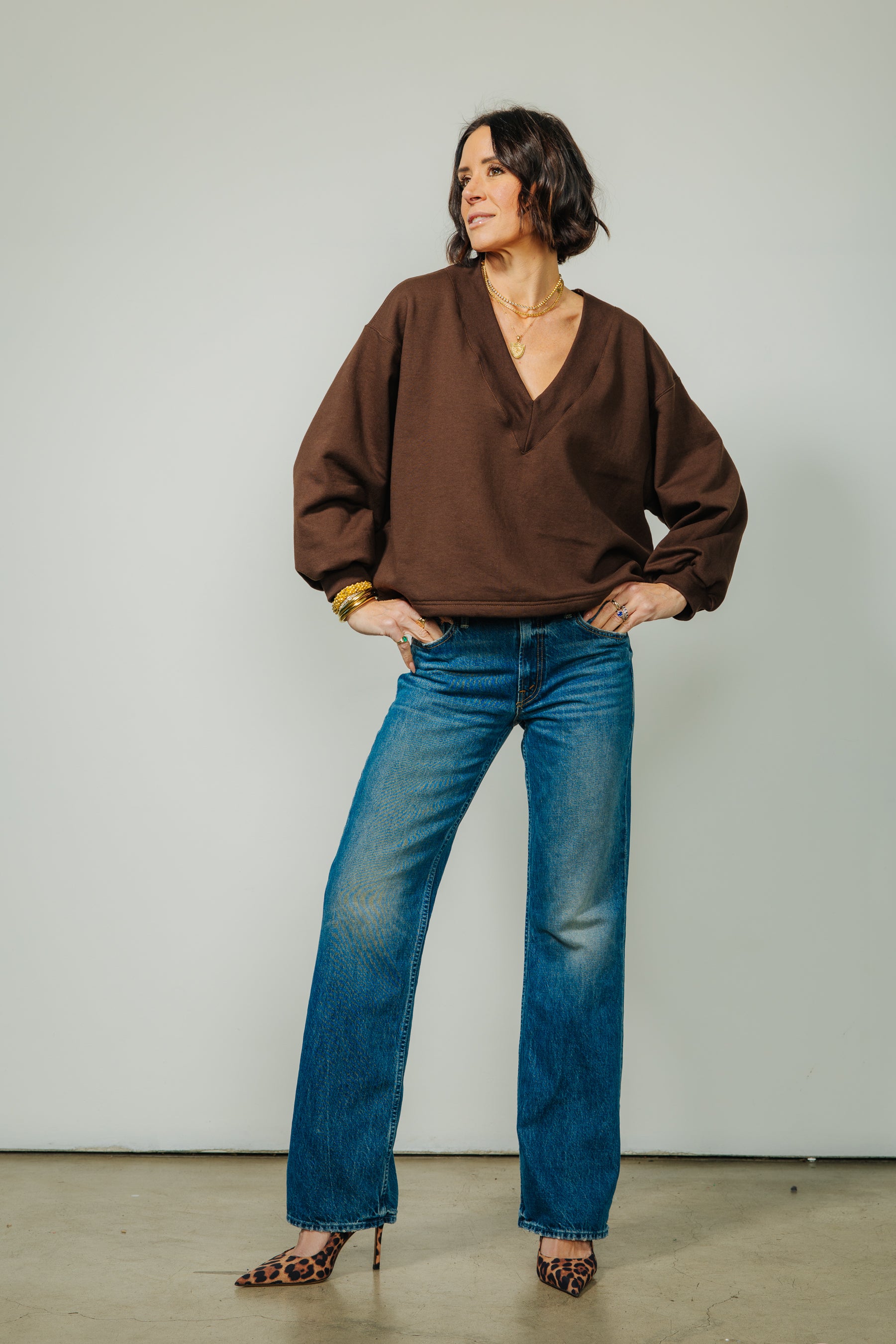 Tucker Sweatshirt Chocolate – SHOPKMJ